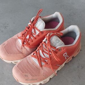 ON on cloud Running Women's Ginger Athletic Shoes cloudflyer 7.5